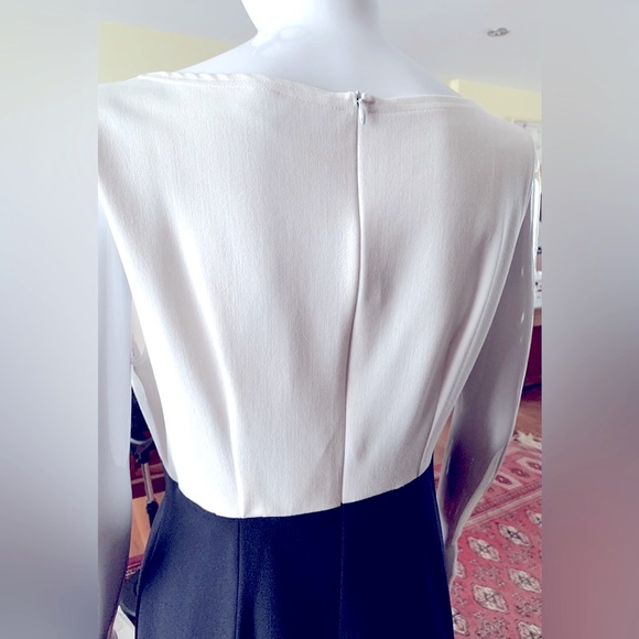 Navy blue & white straight pencil dress at knee sleeveless round neck mesh slit - Picture 4 of 9